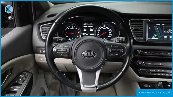 KIA CARNIVAL 9-SEATER NOBLESSE