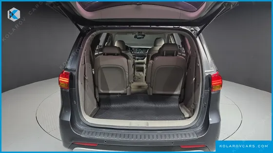 KIA CARNIVAL 9-SEATER NOBLESSE