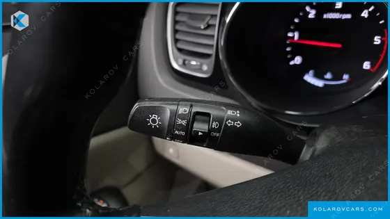 KIA CARNIVAL 9-SEATER NOBLESSE