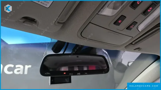 KIA CARNIVAL 9-SEATER NOBLESSE