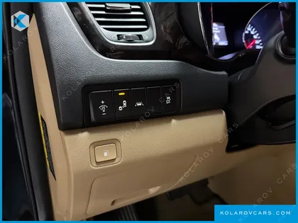 KIA CARNIVAL 9-SEATER PRSTIGE