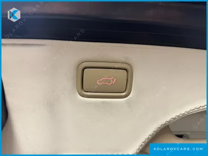 KIA CARNIVAL 9-SEATER PRSTIGE