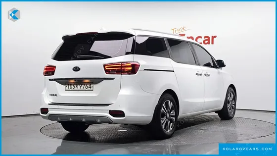 KIA CARNIVAL 9-SEATER LUXURY