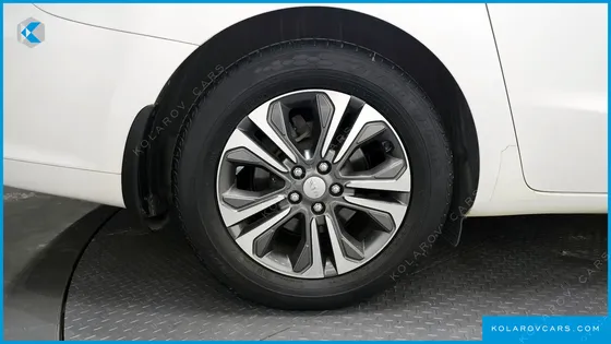KIA CARNIVAL 9-SEATER LUXURY