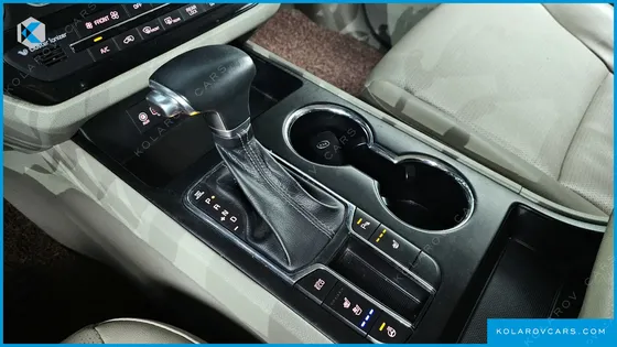 KIA CARNIVAL 9-SEATER LUXURY