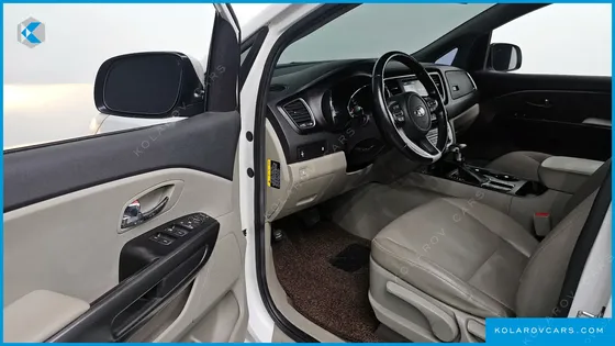 KIA CARNIVAL 9-SEATER LUXURY