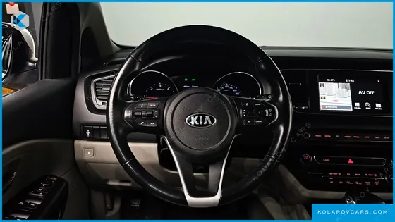 KIA CARNIVAL 9-SEATER LUXURY