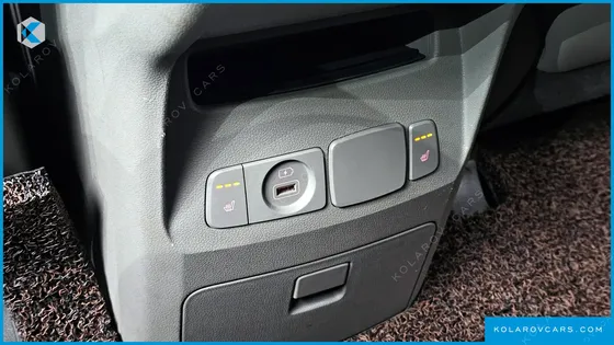 KIA CARNIVAL 9-SEATER LUXURY