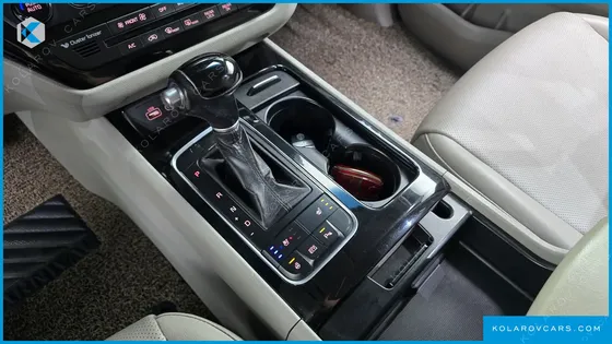 KIA CARNIVAL 9-SEATER PRESTIGE