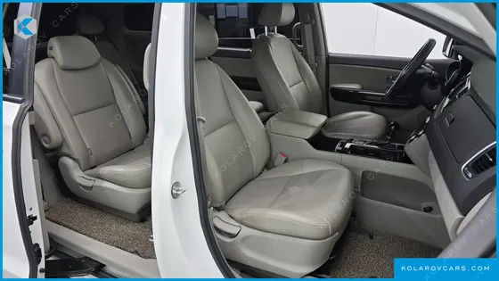 KIA CARNIVAL 9-SEATER PRESTIGE
