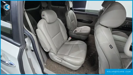 KIA CARNIVAL 9-SEATER PRESTIGE