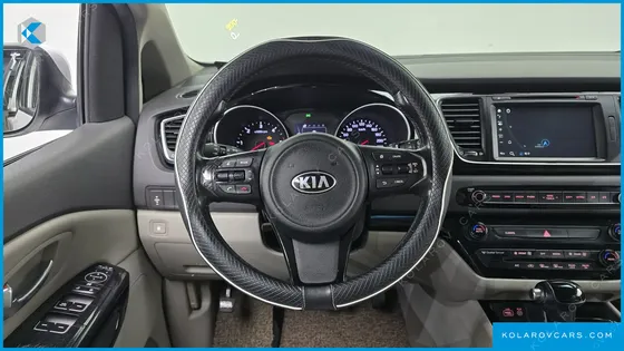 KIA CARNIVAL 9-SEATER PRESTIGE