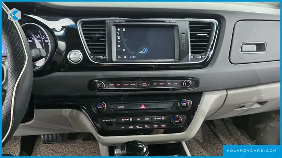 KIA CARNIVAL 9-SEATER PRESTIGE