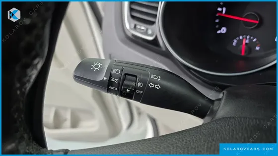 KIA CARNIVAL 9-SEATER PRESTIGE