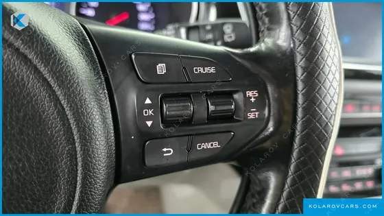 KIA CARNIVAL 9-SEATER PRESTIGE