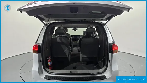 KIA CARNIVAL 9-SEATER PRESTIGE