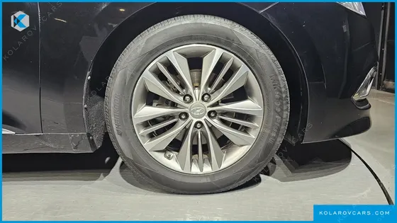 HYUNDAI GRANDEUR HG240 MODERN