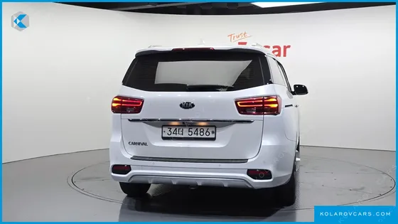 KIA CARNIVAL 9-SEATER PRSTIGE
