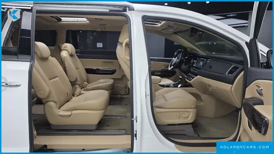 KIA CARNIVAL 9-SEATER PRSTIGE