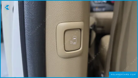 KIA CARNIVAL 9-SEATER PRSTIGE