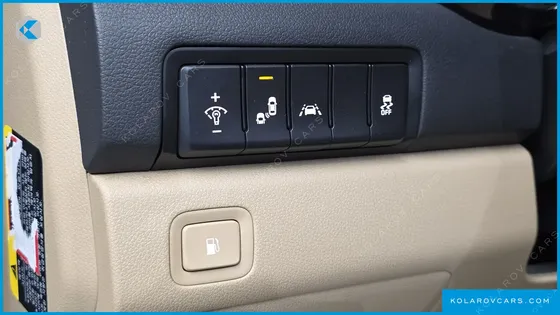 KIA CARNIVAL 9-SEATER PRSTIGE