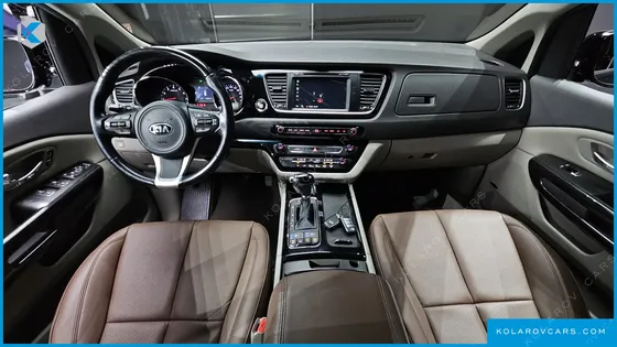 KIA CARNIVAL GASOLINE 7-SEATER LIMOUSINE
