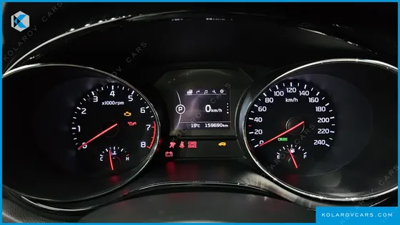 KIA CARNIVAL GASOLINE 7-SEATER LIMOUSINE