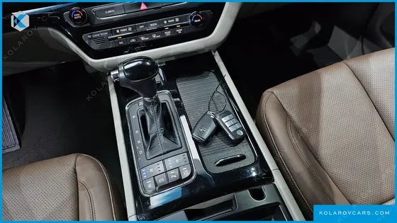 KIA CARNIVAL GASOLINE 7-SEATER LIMOUSINE