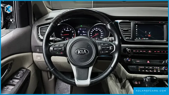 KIA CARNIVAL GASOLINE 7-SEATER LIMOUSINE