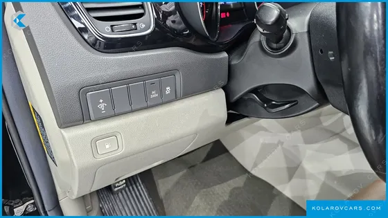 KIA CARNIVAL GASOLINE 7-SEATER LIMOUSINE