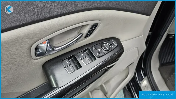 KIA CARNIVAL GASOLINE 7-SEATER LIMOUSINE