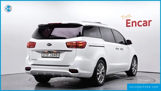 KIA CARNIVAL 9-SEATER LUXURY