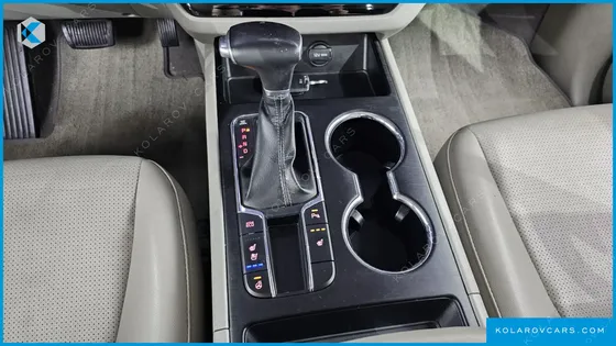 KIA CARNIVAL 9-SEATER LUXURY