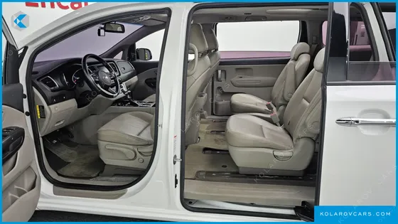 KIA CARNIVAL 9-SEATER LUXURY