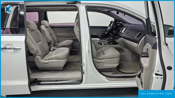 KIA CARNIVAL 9-SEATER LUXURY