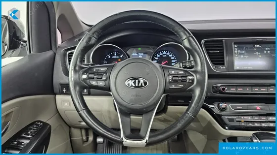 KIA CARNIVAL 9-SEATER LUXURY