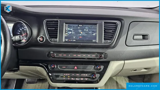 KIA CARNIVAL 9-SEATER LUXURY