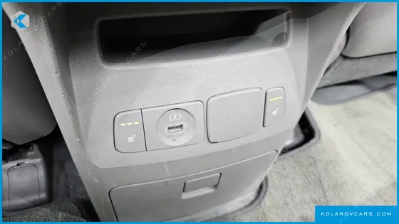 KIA CARNIVAL 9-SEATER LUXURY