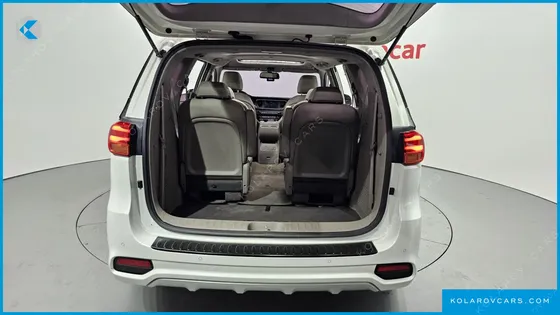 KIA CARNIVAL 9-SEATER LUXURY