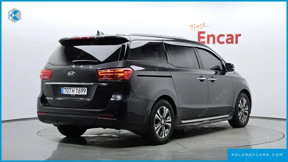 KIA CARNIVAL 11-SEATER PRESTIGE