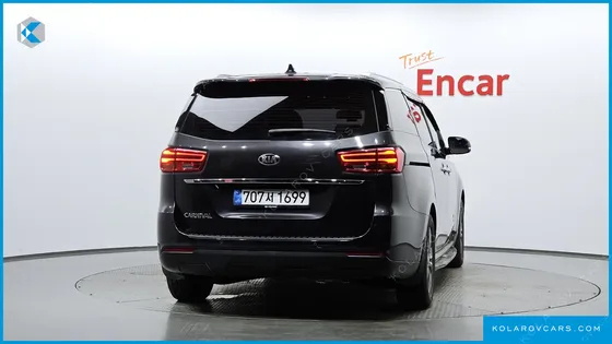 KIA CARNIVAL 11-SEATER PRESTIGE