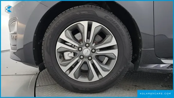 KIA CARNIVAL 11-SEATER PRESTIGE