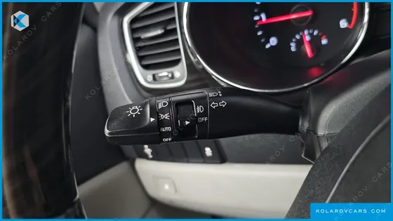 KIA CARNIVAL 11-SEATER PRESTIGE