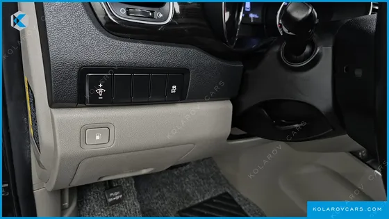 KIA CARNIVAL 11-SEATER PRESTIGE