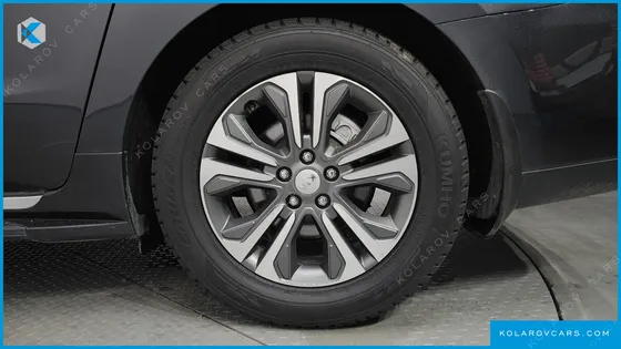 KIA CARNIVAL 11-SEATER PRESTIGE