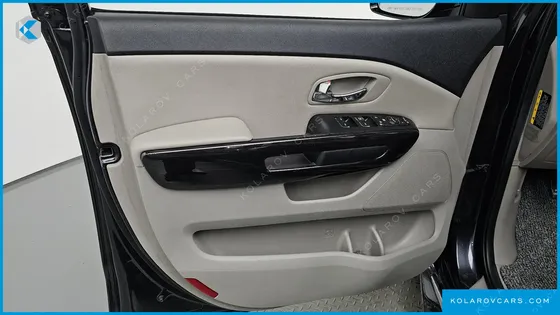 KIA CARNIVAL 11-SEATER PRESTIGE