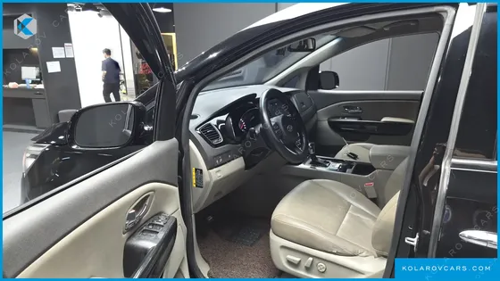 KIA CARNIVAL 9-SEATER PRESTIGE