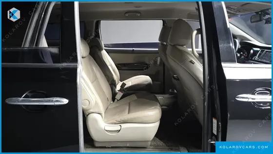 KIA CARNIVAL 9-SEATER PRESTIGE