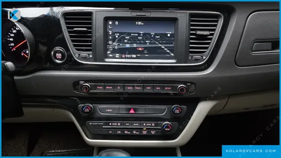 KIA CARNIVAL 9-SEATER PRESTIGE