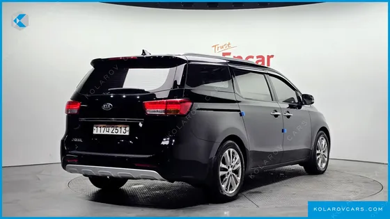KIA CARNIVAL 9-SEATER NOBLESSE